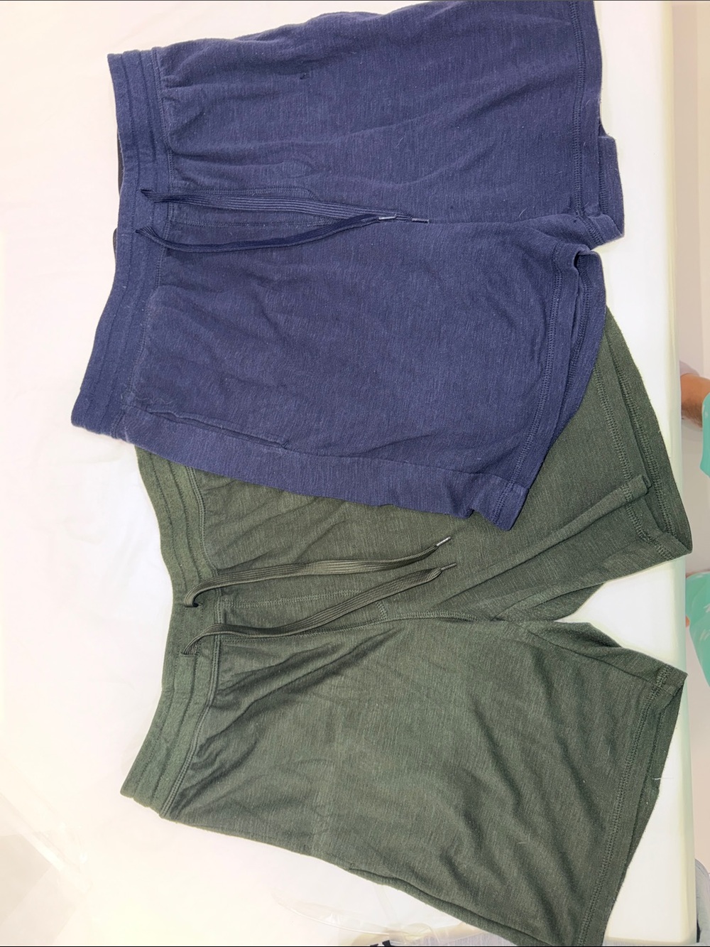 Eddie Bauer Olive & Black Lounge Short set size medium